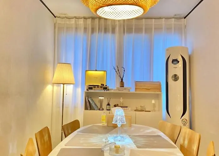 # 3room # 4bed # Gwangalli # Maximum 8 # Netflix # 120 Inch Beam 釜山広域市